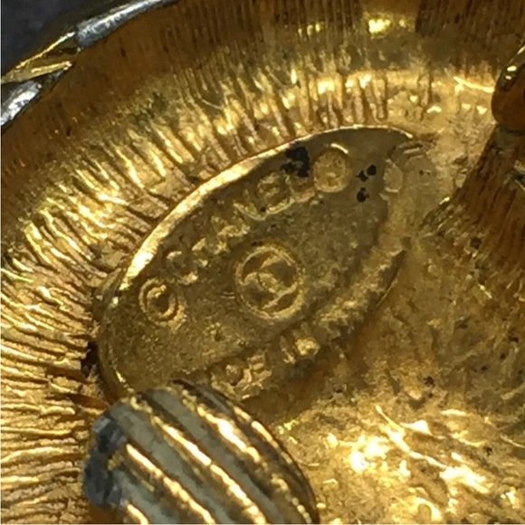 CHANEL CC Logo Gold Tone Earrings - Picture 8 of 8